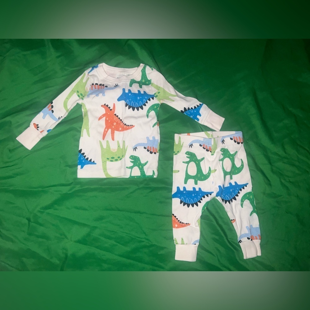 Old Navy White and Green Toddler Pajama Set 6-12 Months